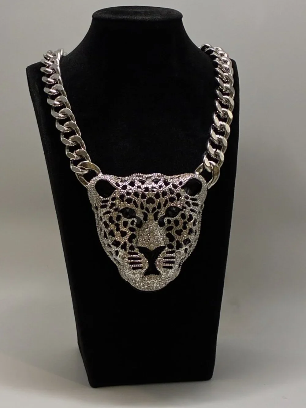 Chunky Silver Leopard Face Curb Chain Statement Necklace Heart Clasp